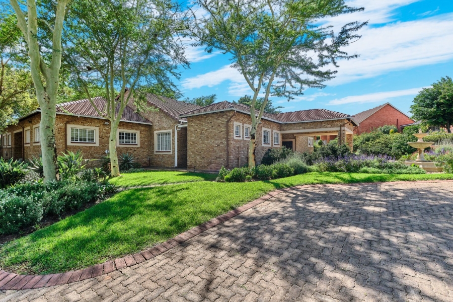 2 Bedroom Property for Sale in Wilgeheuwel Gauteng