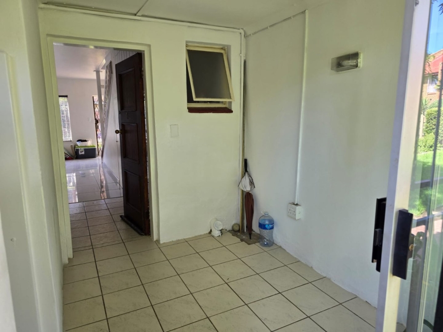 To Let 2 Bedroom Property for Rent in Dayanglen Gauteng