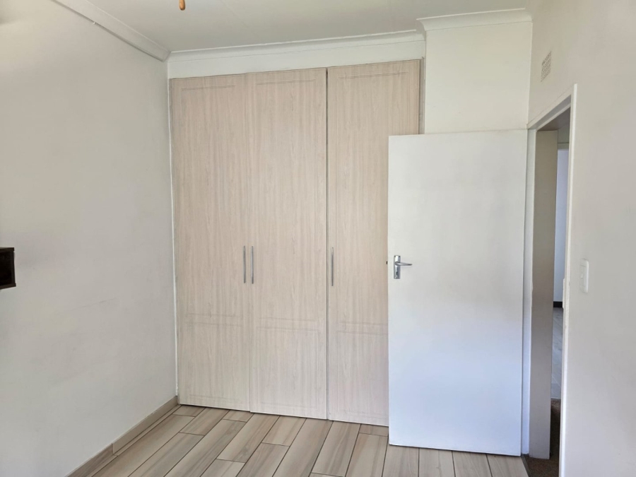 To Let 2 Bedroom Property for Rent in Dayanglen Gauteng