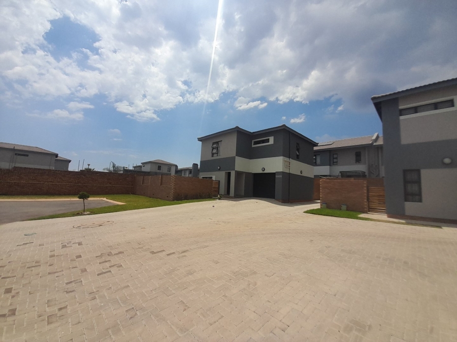 3 Bedroom Property for Sale in Thatchfield Ridge Gauteng