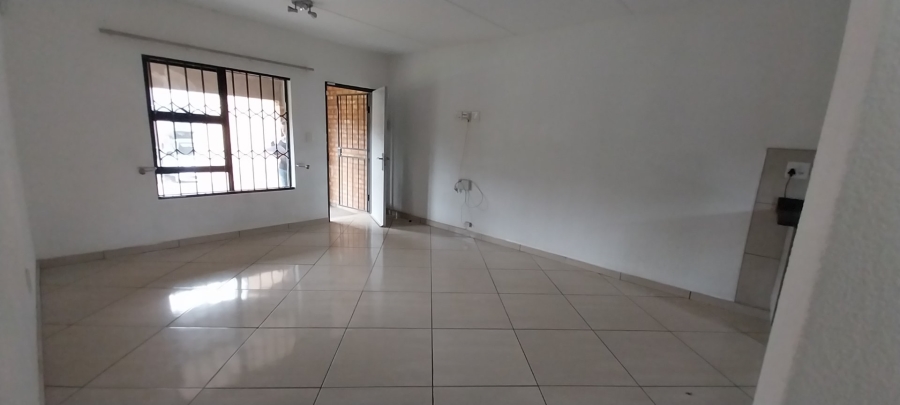 To Let 2 Bedroom Property for Rent in Ravenswood Gauteng