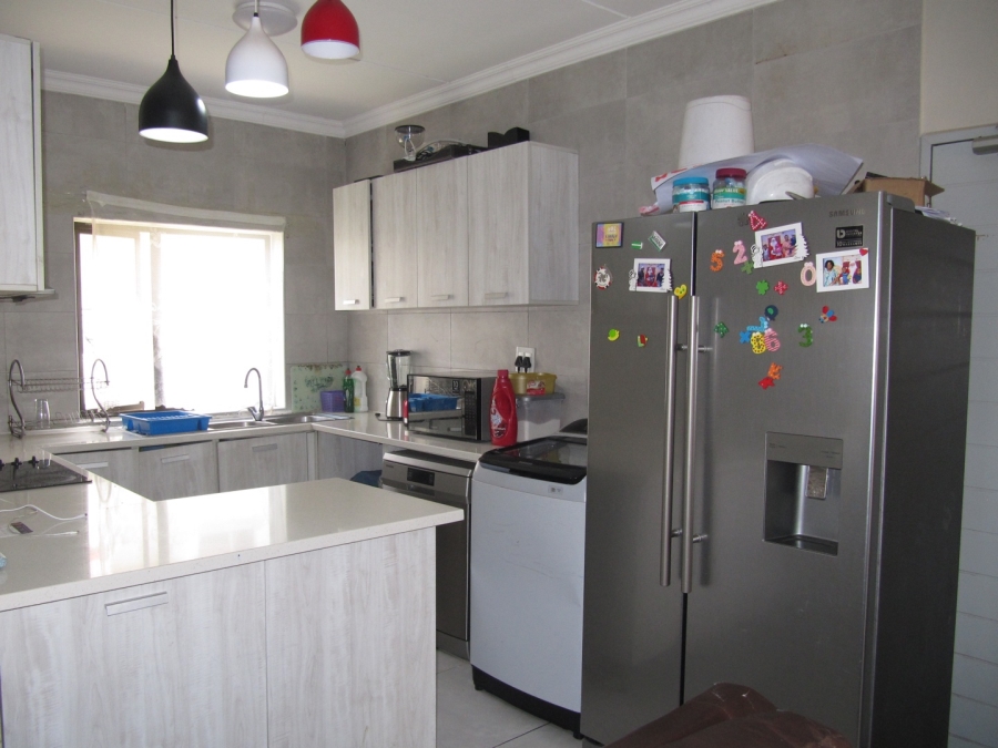 2 Bedroom Property for Sale in Broadacres Gauteng