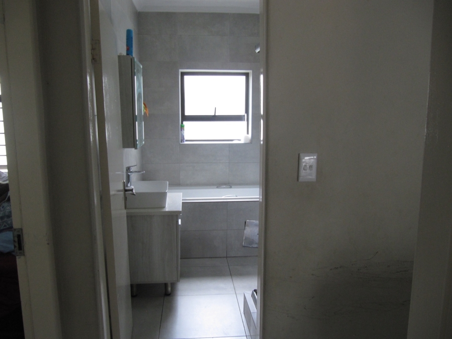 2 Bedroom Property for Sale in Broadacres Gauteng