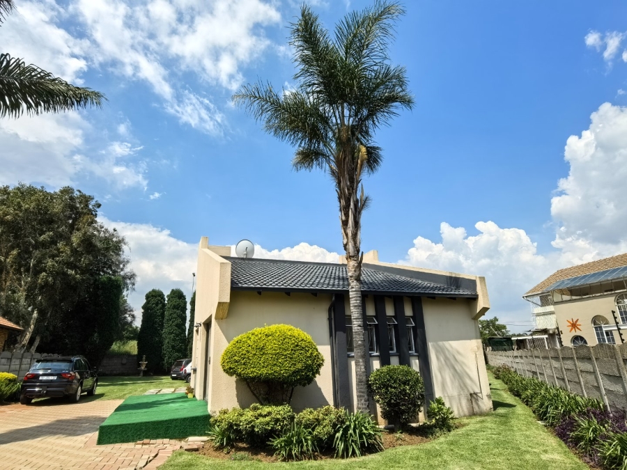 To Let 1 Bedroom Property for Rent in Sunward Park Gauteng