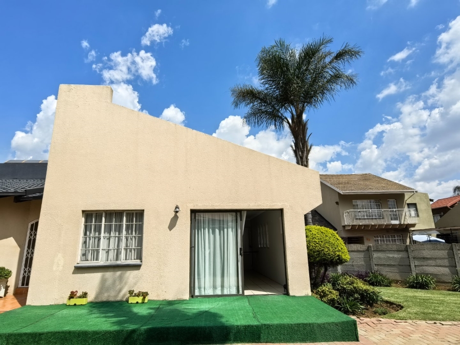 To Let 1 Bedroom Property for Rent in Sunward Park Gauteng