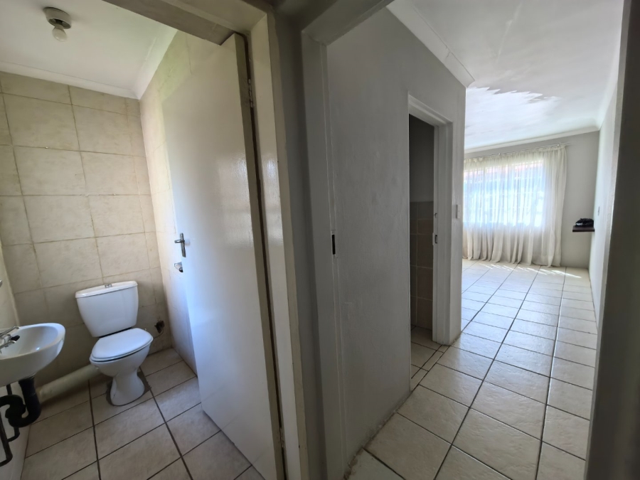 To Let 1 Bedroom Property for Rent in Sunward Park Gauteng