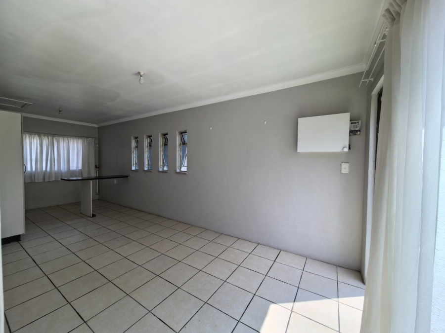 To Let 1 Bedroom Property for Rent in Sunward Park Gauteng