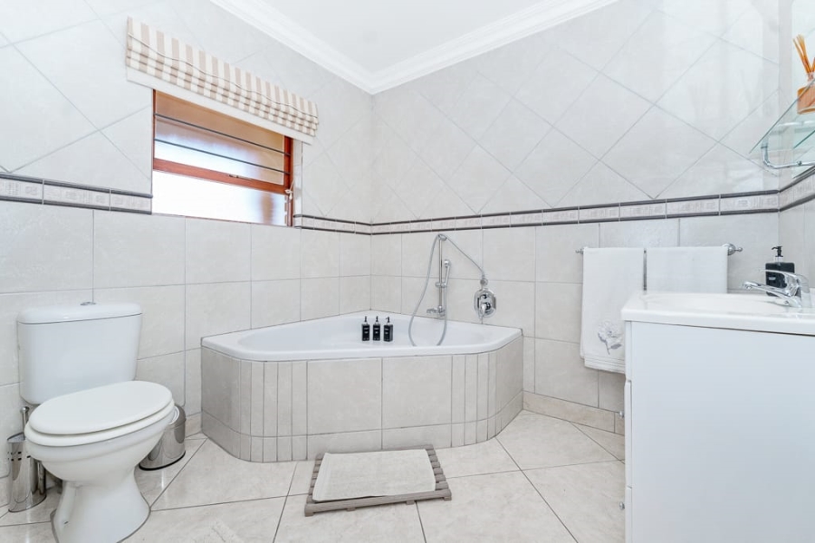 4 Bedroom Property for Sale in Vaal Marina Gauteng