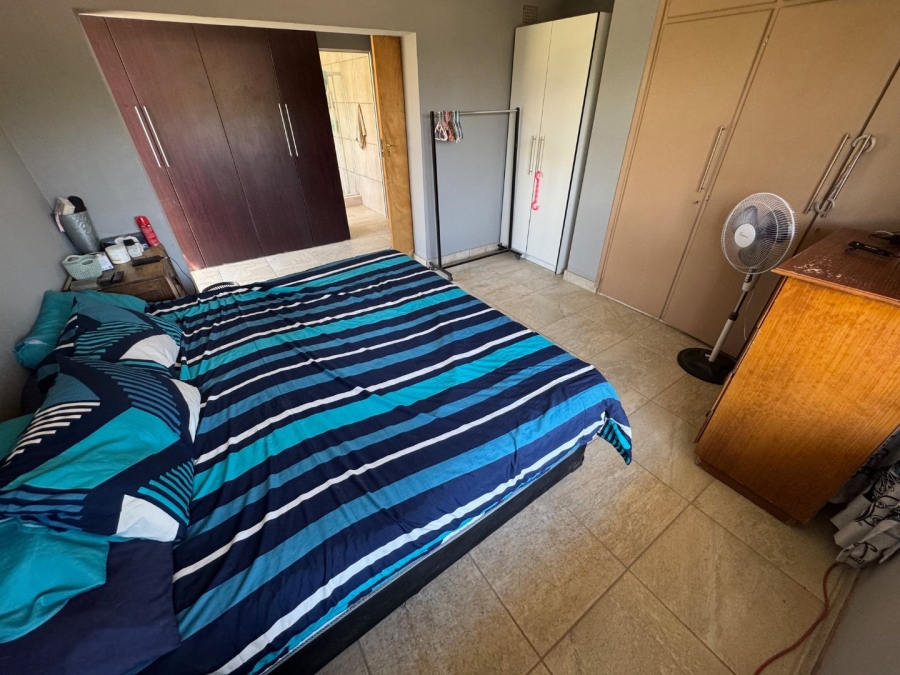 3 Bedroom Property for Sale in Bonaero Park Gauteng