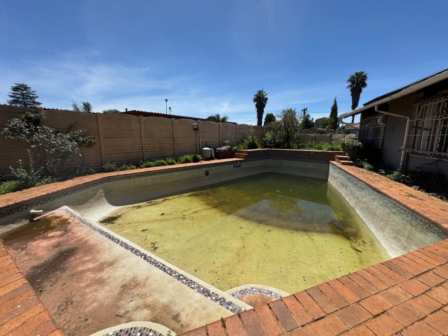 3 Bedroom Property for Sale in Bonaero Park Gauteng