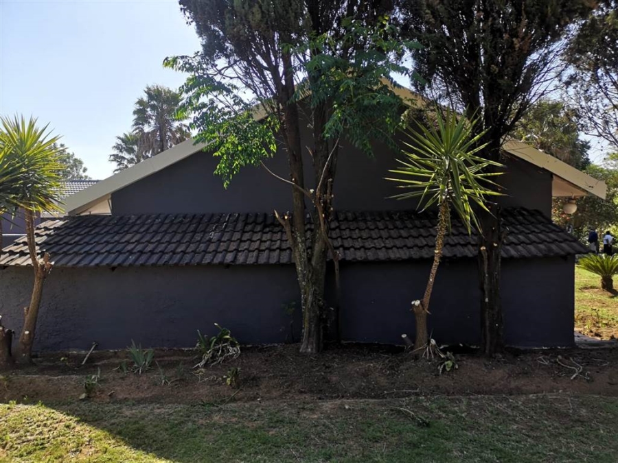 To Let 2 Bedroom Property for Rent in Glen Austin Gauteng