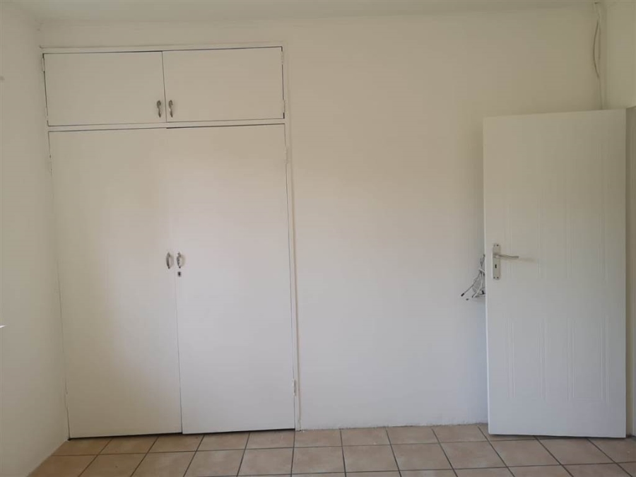 To Let 2 Bedroom Property for Rent in Glen Austin Gauteng