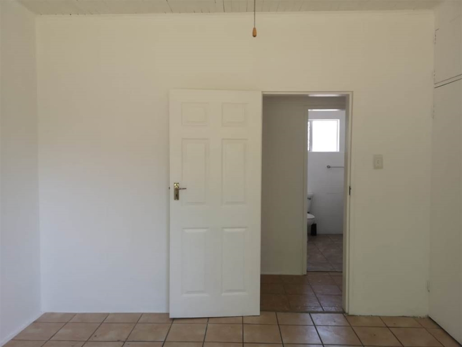 To Let 2 Bedroom Property for Rent in Glen Austin Gauteng