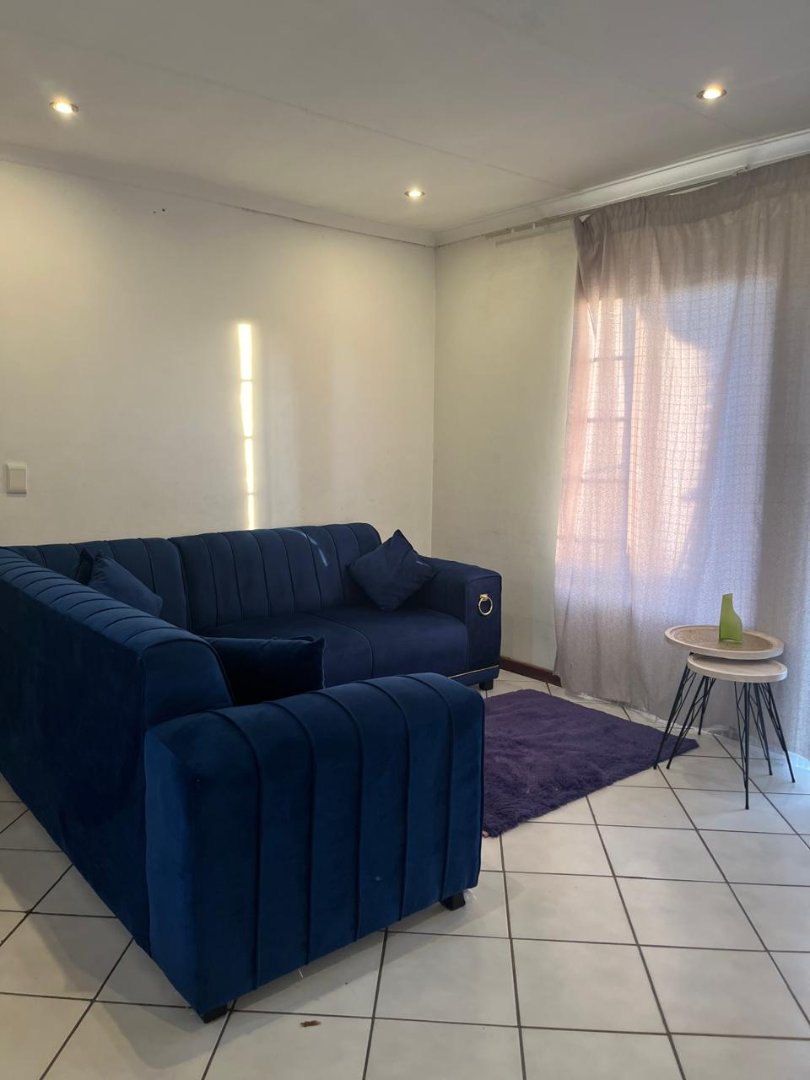 To Let 2 Bedroom Property for Rent in Faerie Glen Gauteng