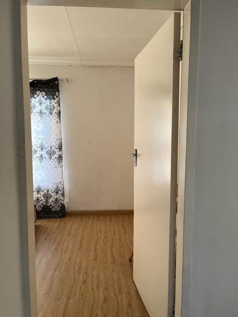 To Let 2 Bedroom Property for Rent in Faerie Glen Gauteng