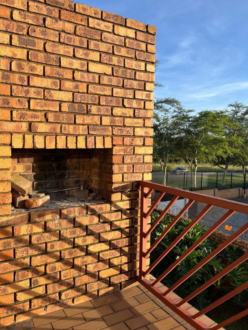 To Let 2 Bedroom Property for Rent in Faerie Glen Gauteng