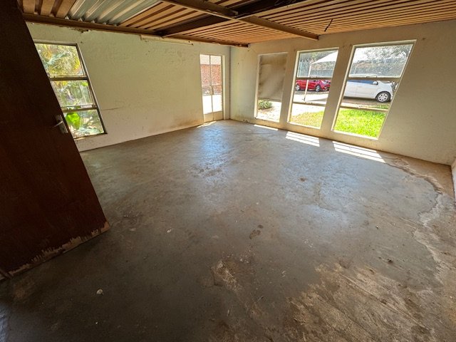 5 Bedroom Property for Sale in Glen Marais Gauteng