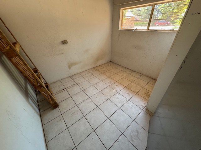 5 Bedroom Property for Sale in Glen Marais Gauteng