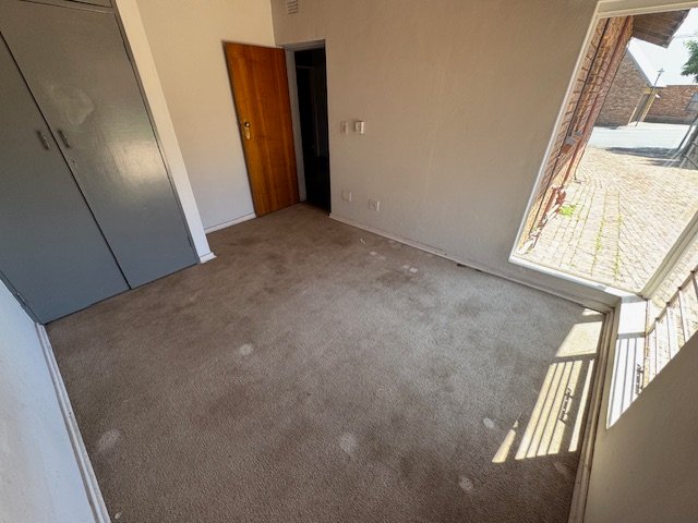 5 Bedroom Property for Sale in Glen Marais Gauteng