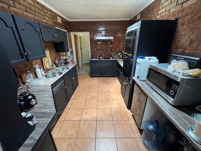 3 Bedroom Property for Sale in Glen Marais Gauteng