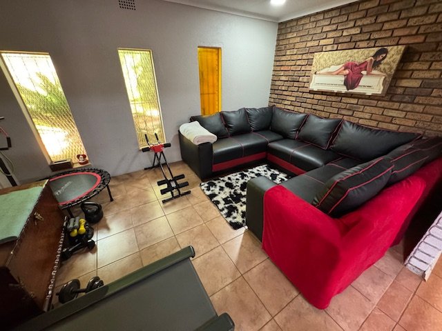 3 Bedroom Property for Sale in Glen Marais Gauteng