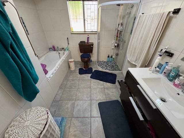 3 Bedroom Property for Sale in Glen Marais Gauteng