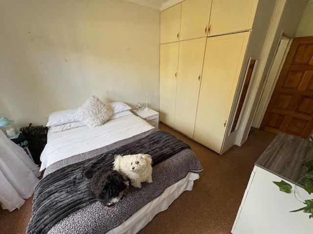 5 Bedroom Property for Sale in Glen Marais Gauteng