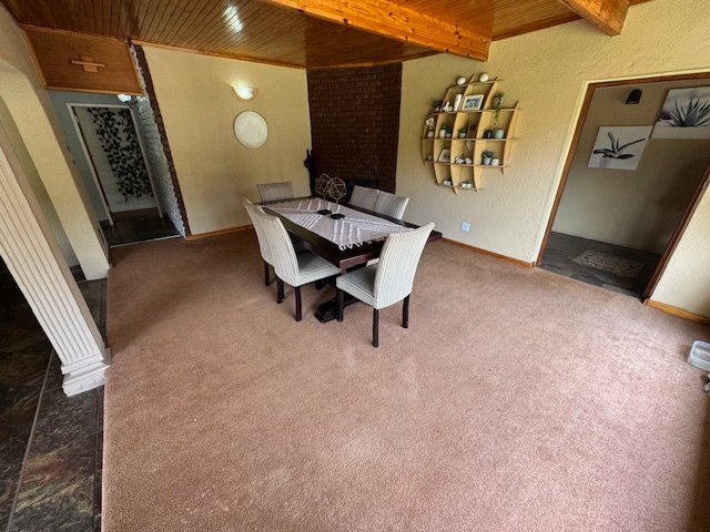 5 Bedroom Property for Sale in Glen Marais Gauteng