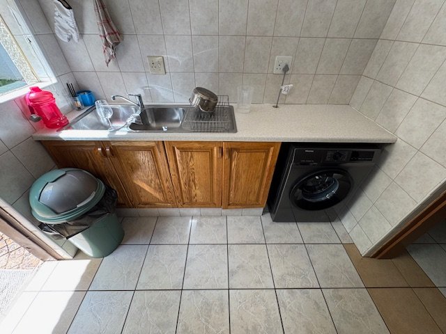 5 Bedroom Property for Sale in Glen Marais Gauteng