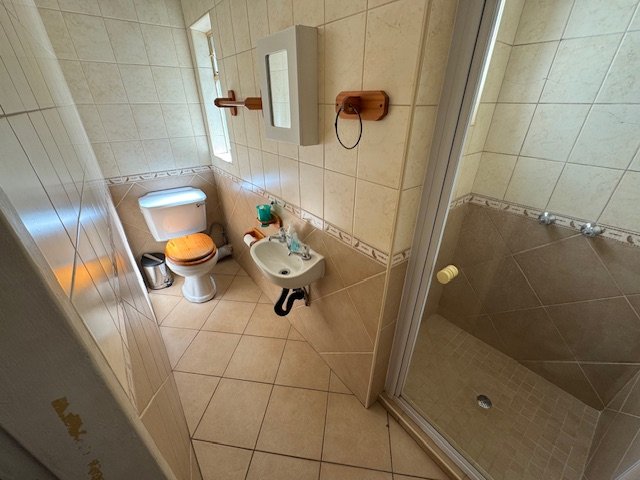 5 Bedroom Property for Sale in Glen Marais Gauteng