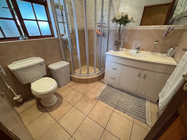 5 Bedroom Property for Sale in Glen Marais Gauteng