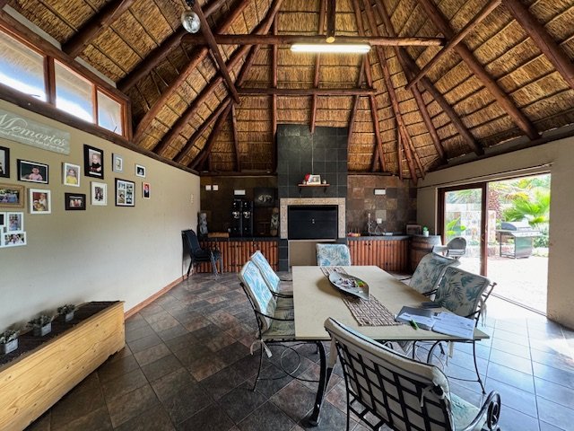 5 Bedroom Property for Sale in Glen Marais Gauteng