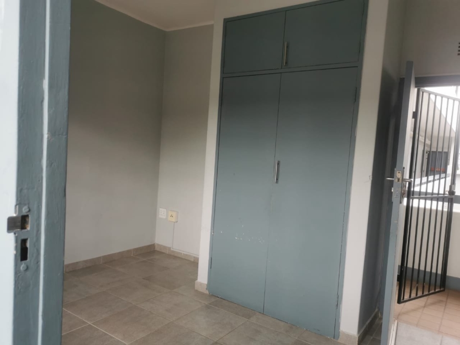 To Let  Bedroom Property for Rent in Gezina Gauteng