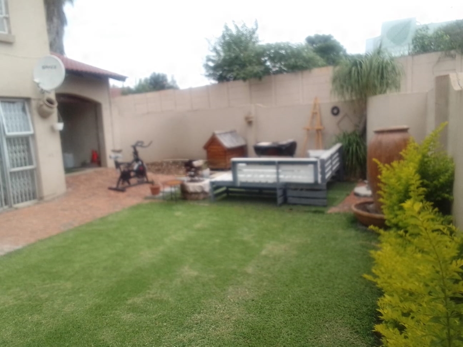 To Let 3 Bedroom Property for Rent in Lyndhurst Gauteng