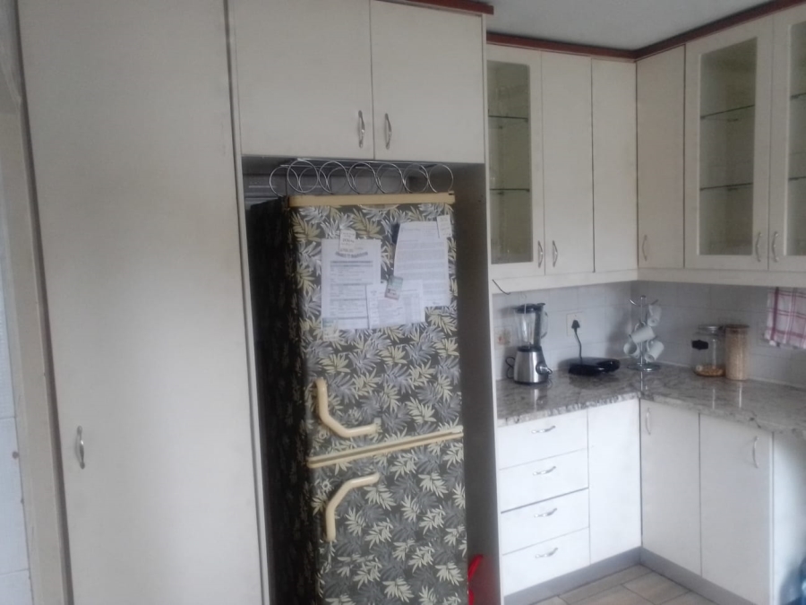 To Let 3 Bedroom Property for Rent in Lyndhurst Gauteng