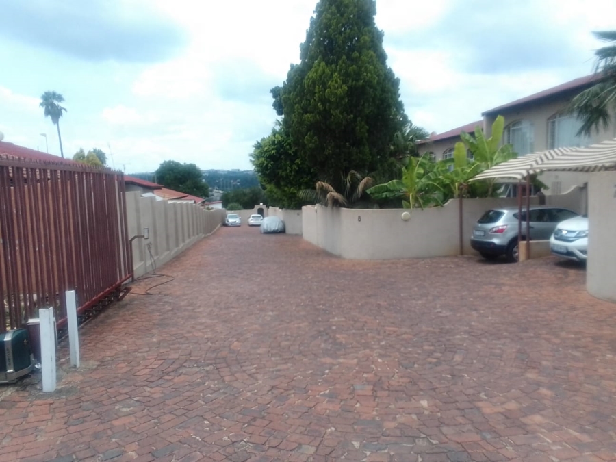 To Let 3 Bedroom Property for Rent in Lyndhurst Gauteng