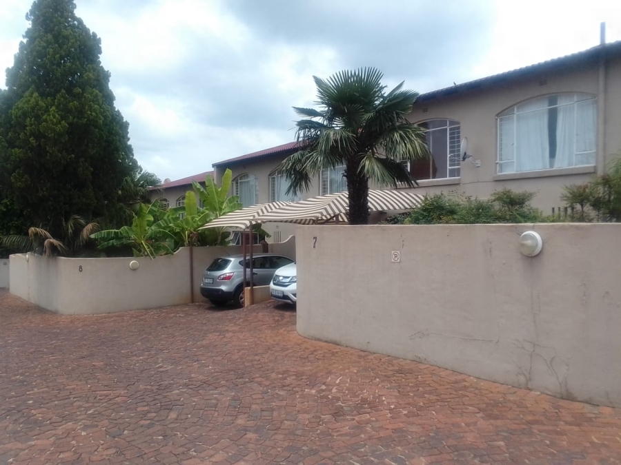 To Let 3 Bedroom Property for Rent in Lyndhurst Gauteng