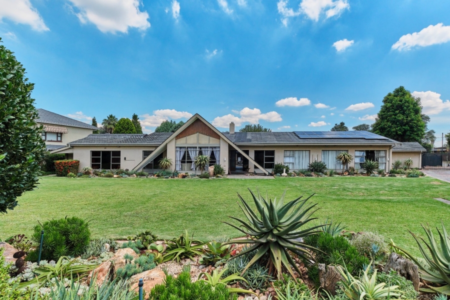 4 Bedroom Property for Sale in Constantia Kloof Gauteng