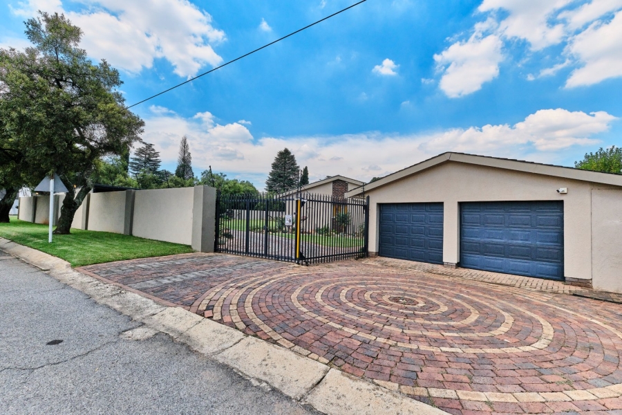 4 Bedroom Property for Sale in Constantia Kloof Gauteng