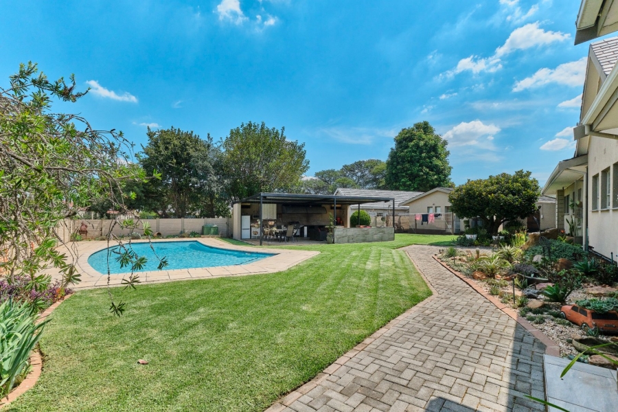 4 Bedroom Property for Sale in Constantia Kloof Gauteng