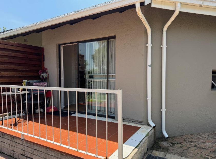 3 Bedroom Property for Sale in Isandovale Gauteng