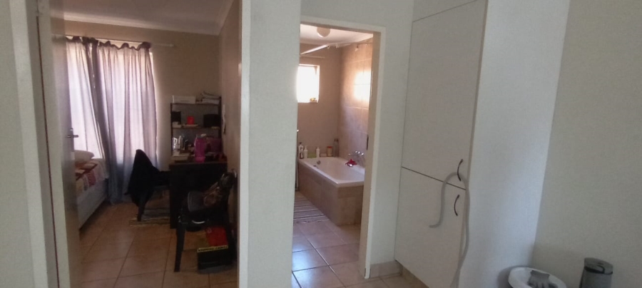 1 Bedroom Property for Sale in Pretoria West Gauteng