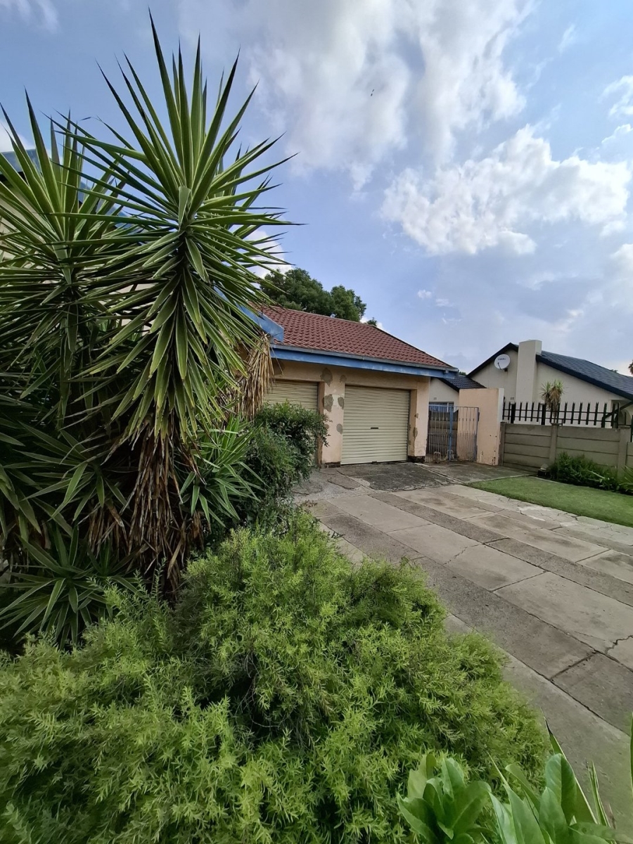 3 Bedroom Property for Sale in Vanderbijlpark SE 2 Gauteng