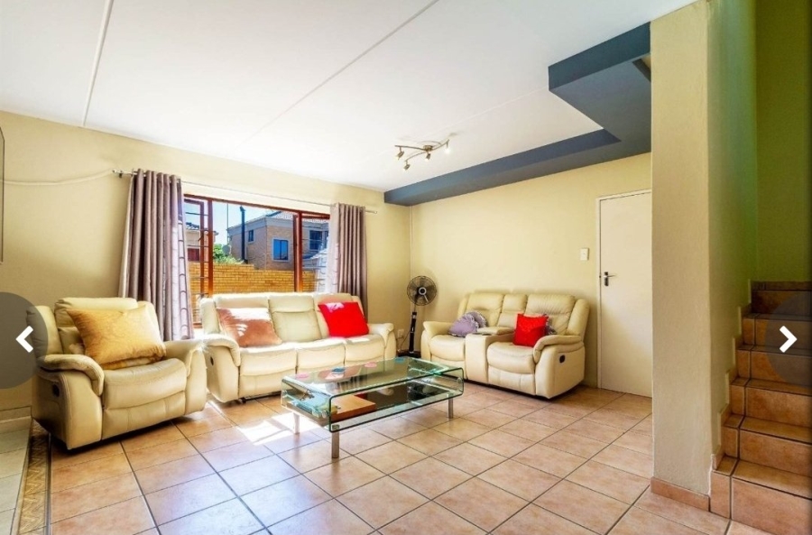 To Let 3 Bedroom Property for Rent in Fourways Gauteng