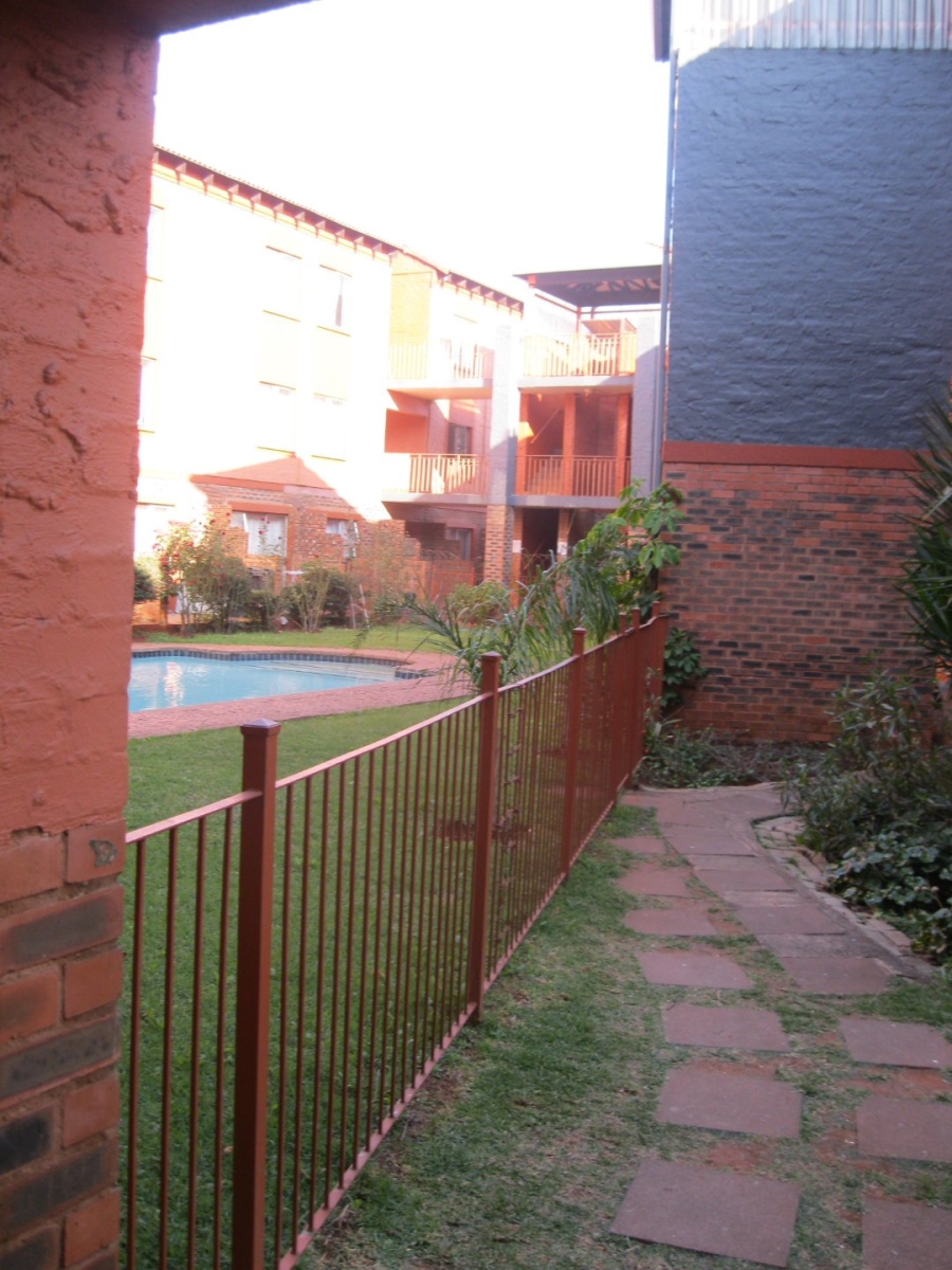 To Let 1 Bedroom Property for Rent in Riviera Gauteng