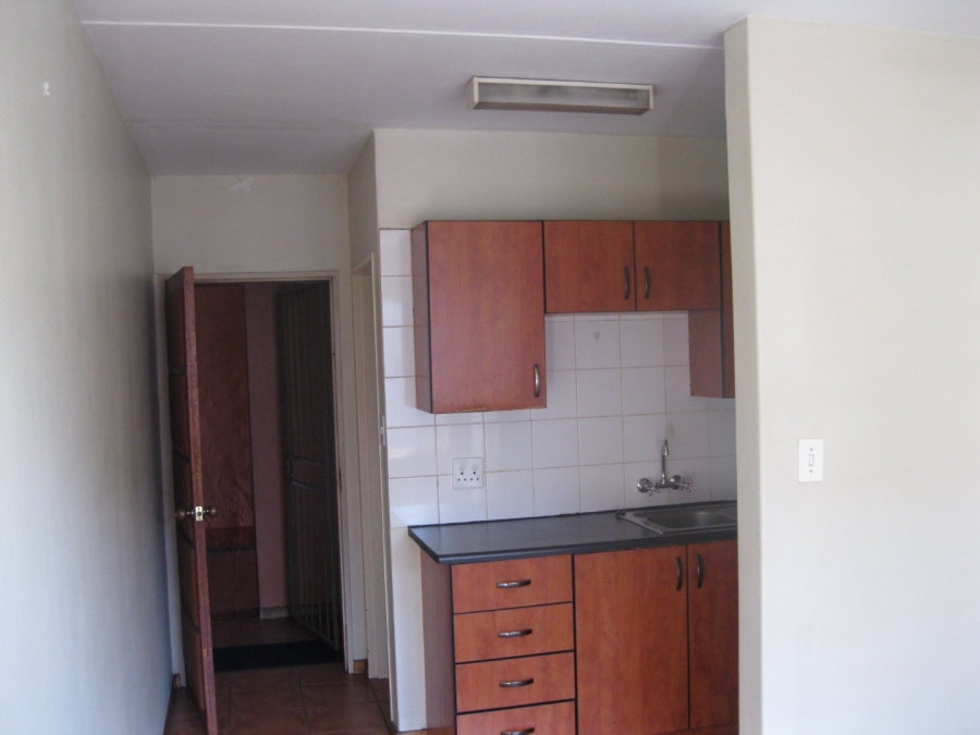 To Let 1 Bedroom Property for Rent in Riviera Gauteng