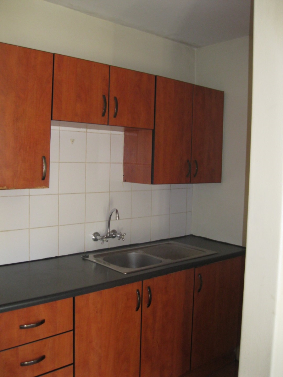 To Let 1 Bedroom Property for Rent in Riviera Gauteng