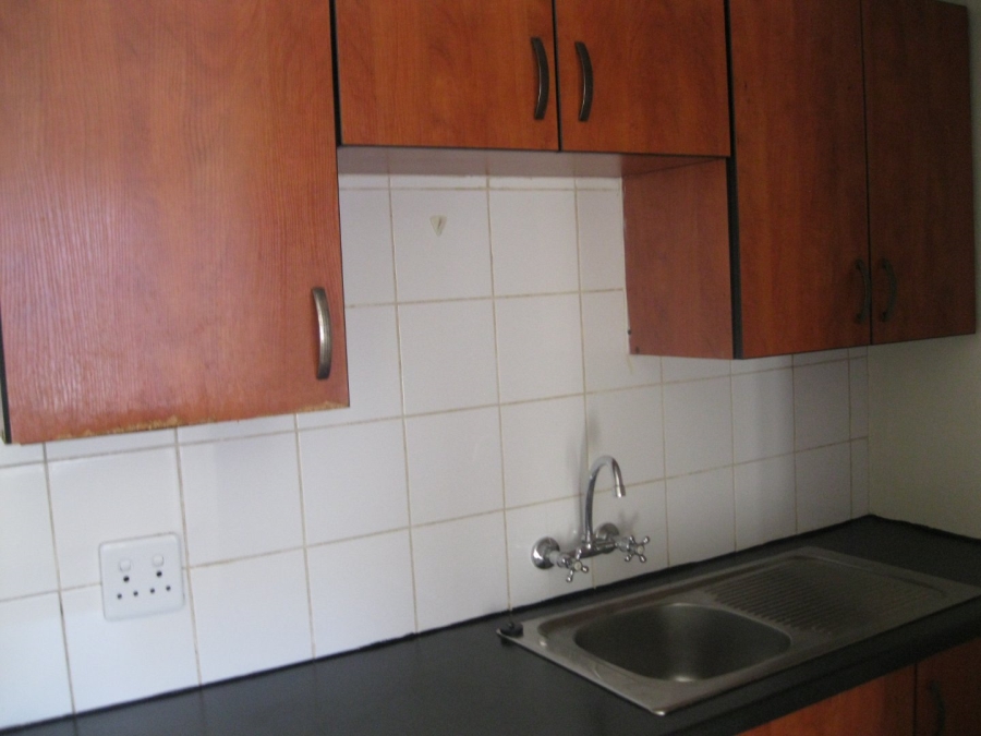 To Let 1 Bedroom Property for Rent in Riviera Gauteng