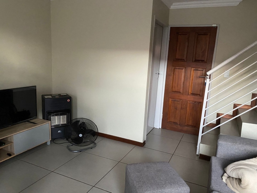 To Let 2 Bedroom Property for Rent in Florauna Gauteng