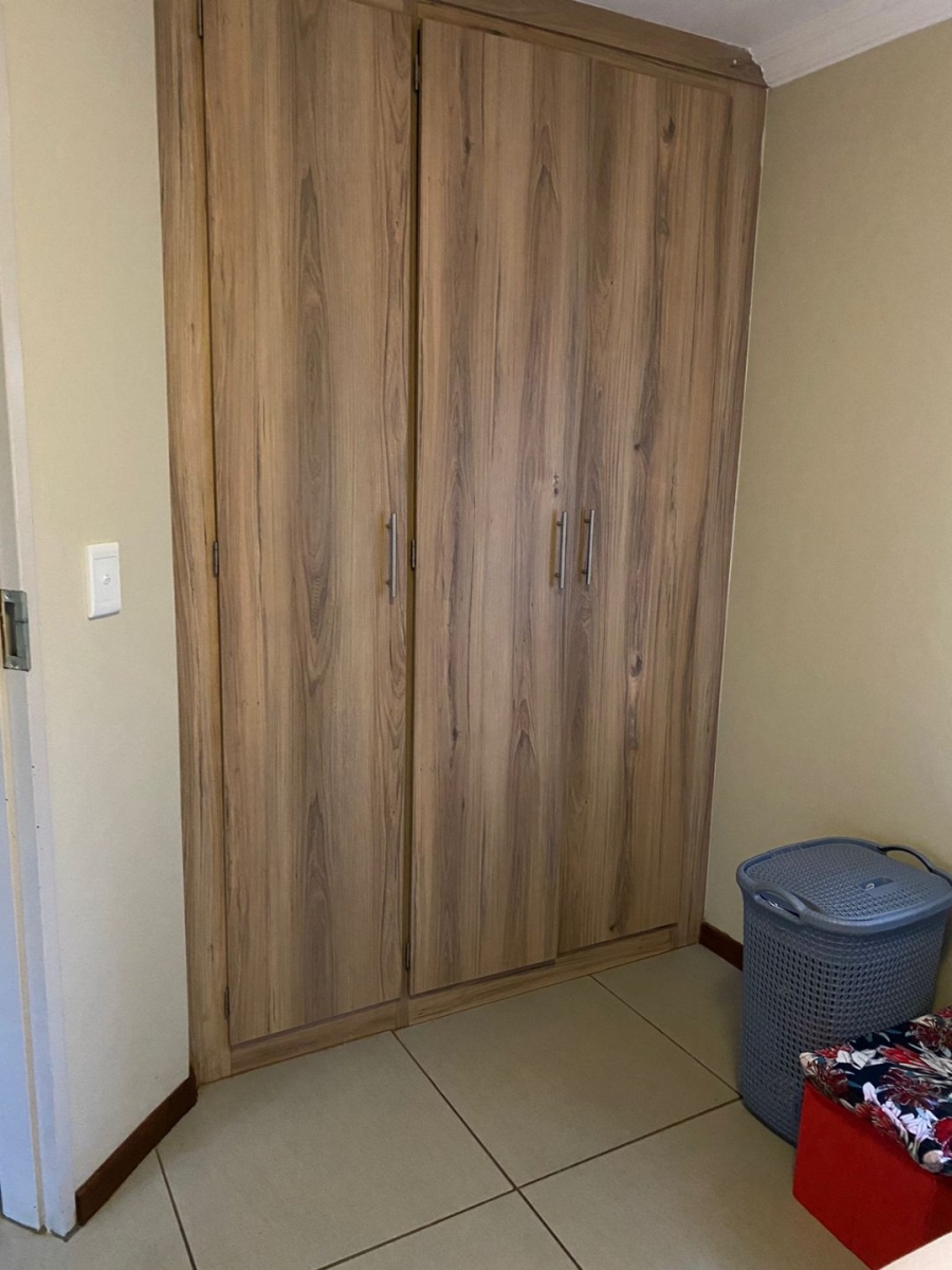 To Let 2 Bedroom Property for Rent in Florauna Gauteng